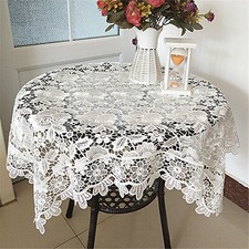 Carré Broderie Dentelle Table