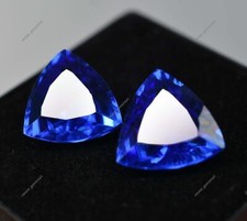 Paire de pierres précieuses