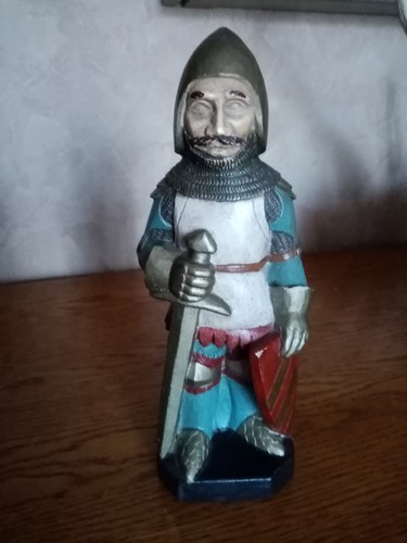 Statuette homme armes - statuette, d'armes