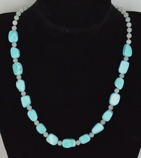 Collier en Turquoises naturelles et Jade blanc création unique
