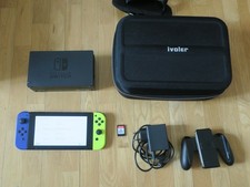 console Nintendo SWITCH HAC-001 + accessoires + 1 jeu  - modèle de 2018