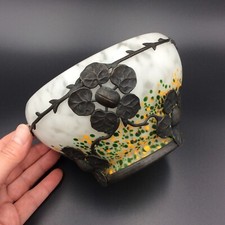 Coupe en Pâte de Verre Moucheté et Fer Forgé Art Déco 1920-30 Décor de Feuillage