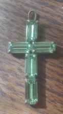 ancien pendentif croix laiton et pierre serti vert