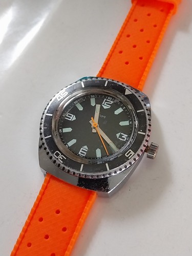 Montre plongée vintage de - de,