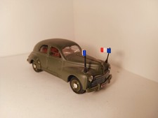Véhicule miniature militaire - Peugeot 203 - Solido - Drapeaux français