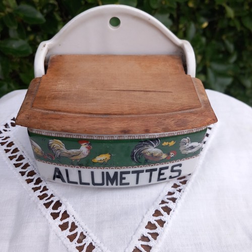 Boîte ancienne allumettes - ancienne,