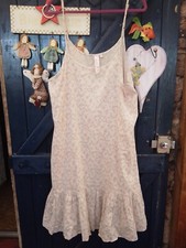 Rhum Raisin, robe petites fleurs superposition romantique 