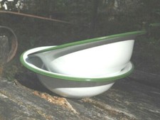 LOT DE 2 SALADIERS EMAILLES