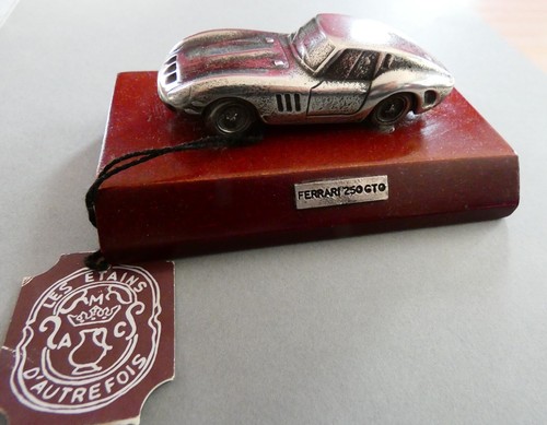 Rare miniature voiture ferrari - rare,