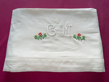 Beau drap ancien brodé et