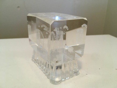 Presse papier hologramme - presse-papier, en