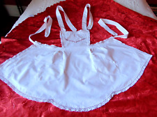 Ancien tablier de service blanc brodé à bavette
