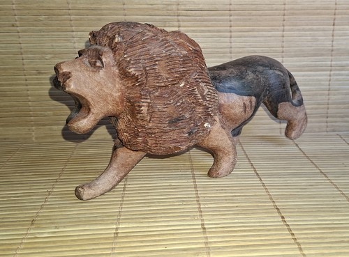 Sculpture lion rugit - sculpture,