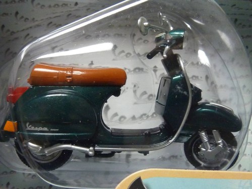 Vespa px150 1998 modèle - 1/18,