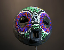 Masque tribal africain en