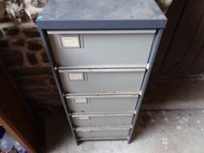 Ancien MEUBLE-CASIER à clapets , en métal.