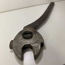 Outil À Main Ancien Mécanique Clé À Molette Courbée En Acier Forgé