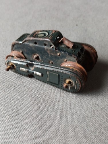 Jouet ancien petit char - petit,