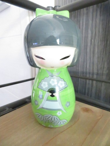 Tirelire kokeshi gris vert - gris, et
