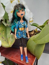 1 POUPEE MONSTER HIGH "CLEO DE