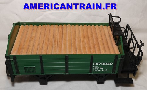 Wagon marchandises vert à - vert,