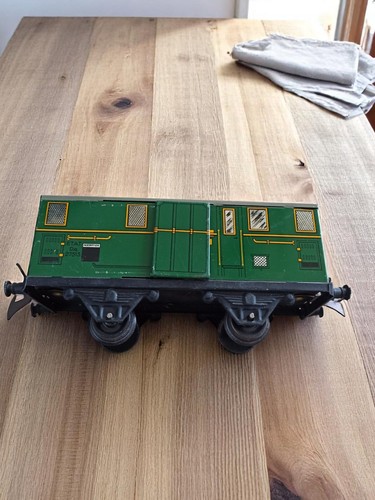 Wagon fourgon vert - , tôle