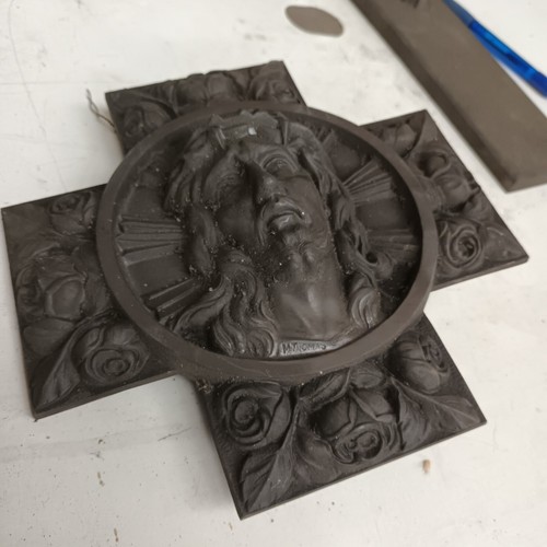 Croix christ bronze signé - bronze,