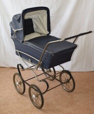 Beau landau vintage bleu marine de style anglais , époque années 60 