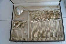 MENAGERE ARGENTERIE 34 PIECES