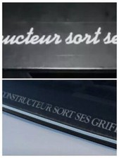 Autocollant Peugeot "Un constructeur sort ses griffes." bandeau arrière