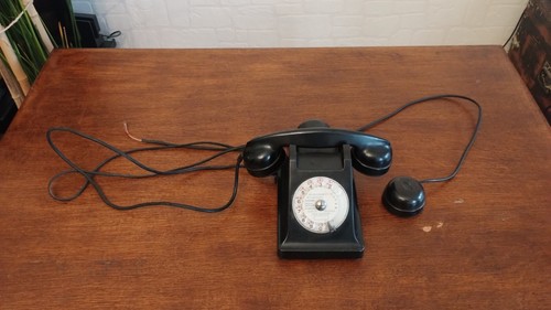 Ancien téléphone - ancien, en