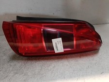 Feu arriere principal droit