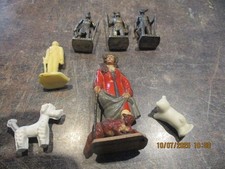 5 Figurines Personnages Indiens Kinder en Plomb , Mokarex La Fontaine + 2 chiens