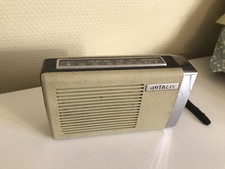 PETITE RADIO PORTABLE VINTAGE