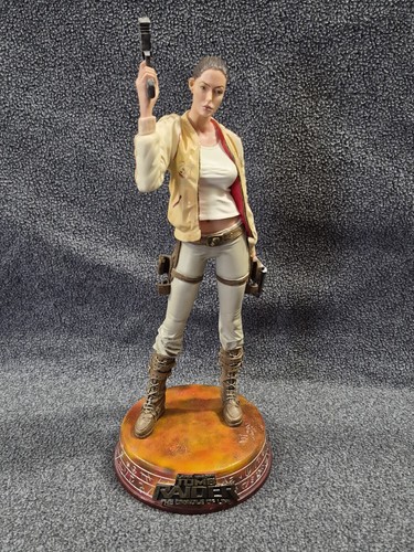 Tomb raider lara croft cradle - tomb,