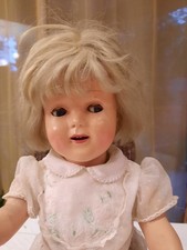 très jolie poupée ancienne