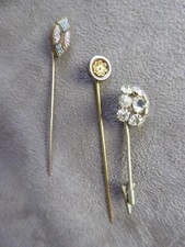 TROIS BIJOUX DE CRAVATE