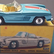 RARE voiture CORGI toys 303s