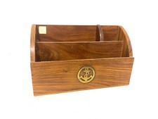 ancien porte courrier en Bois avec Insigne Marine Militaire année à identifier ?