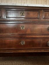 commode Louis xvi marron en noyer , un charme de noblesse 