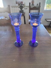 Anciens  grands verres tulipe , paire de photophores  sur pied en verre bleu
