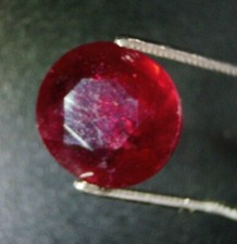 Rubis 6,80 carats de Madagascar pierre jamais montée