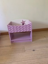 lit enfant 90*190 rose avec la sommier  et table de chevet en bon état 