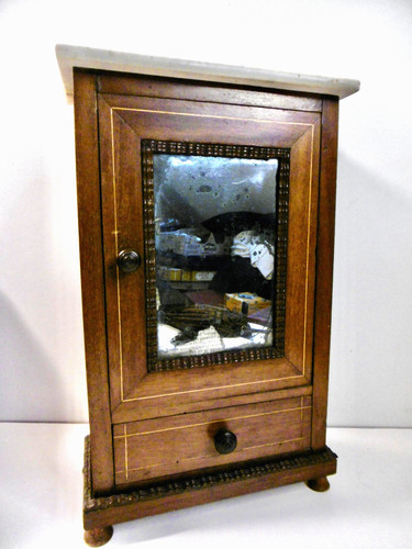 Petite armoire glace de - petite,