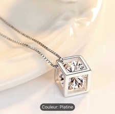 Collier Creux En Forme Cubique