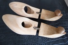 anciens embauchoirs bois femme