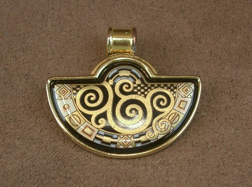 Pendentif métal doré - en,
