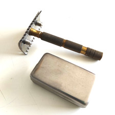 Rasoir ancien vers 1930 avec sa boite pour lames de rasoir chromée