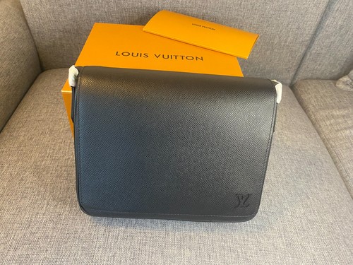 Louis vuitton district cuir - vuitton,