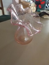 VASE corolle  ROSE  ARTISANAT du Marais RIOM , EN VERRE bullé SIGNE
